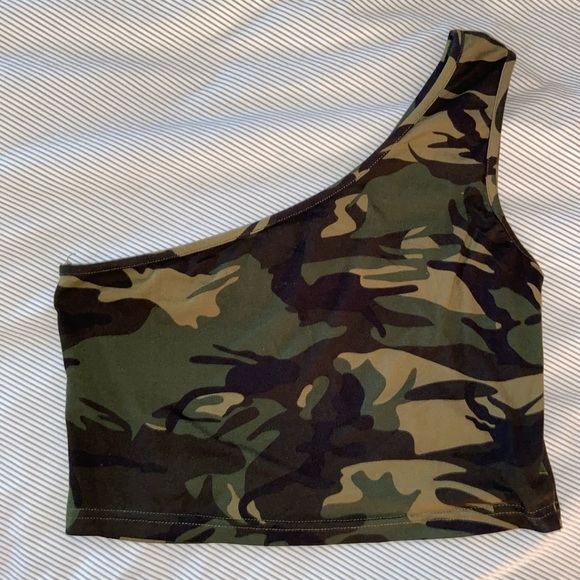 SHEIN Tops - Camo One armed crop top